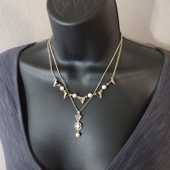 Black And Gold Tone Necklace And Earring Set - Picture 11 of 11